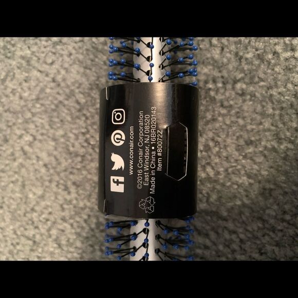 NWT con air round hair brush. Blue and black - Picture 2 of 3